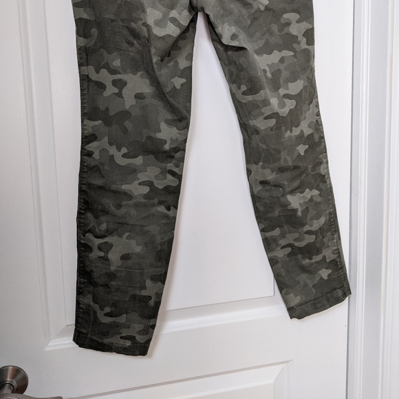 Eddie Bauer Boyfriend Slim Legend Wash Stretch Camouflage Long Pants - Picture 9 of 15